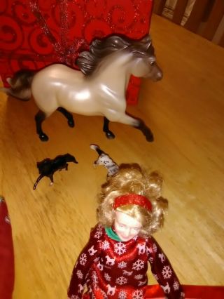 Breyer 301114 Waiting for Santa 2009 Christmas Horse Doll Gift Set 2