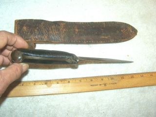 Some kind of old fighting knife or bayonet 3