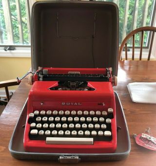 Vintage Royal Quiet De Luxe Red Portable Typewriter With Carrying Case