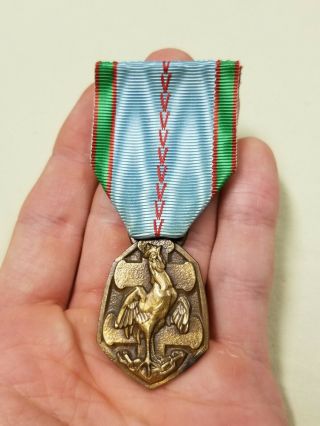 WW2 French Medal 1939 - 1945 Bronze Rooster For Combat Service 2