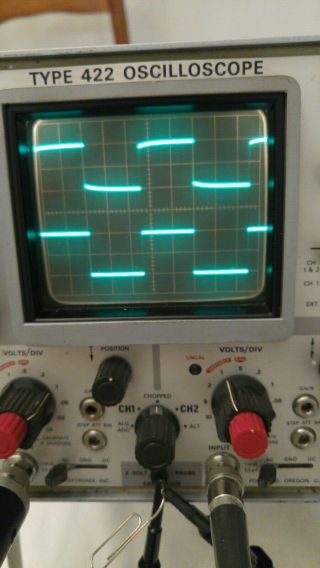 Vintage Tektronix 422 Dual Channel Oscilloscope and Two Probes.  Great. 2
