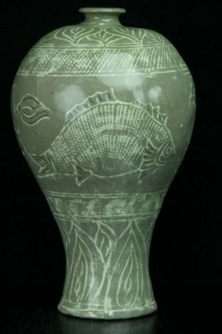 Oct165 Korean Goryeo Celadon Porcelain Meiping Bottle Fish White&black Inlay
