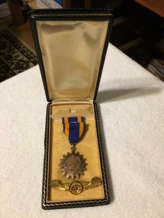 Early Issue Us Ww2 Air Medal Full Wrap With Navy Air Crew Wings Exc.