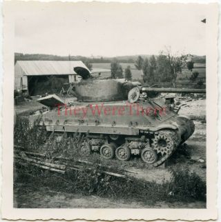 Wwii Photo - Us M4 Sherman Tank Knocked Out By German Panzerfaust - Germany