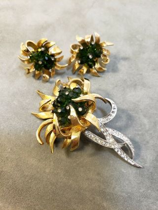 Boucher Vintage Flower Brooch & Earring Set Gold Green Beads And Rhinestone