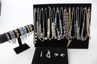 25 X Vintage & Retro Kitsch Jewellery Inc.  Rhinestone,  Enameled,  Jewelcraft