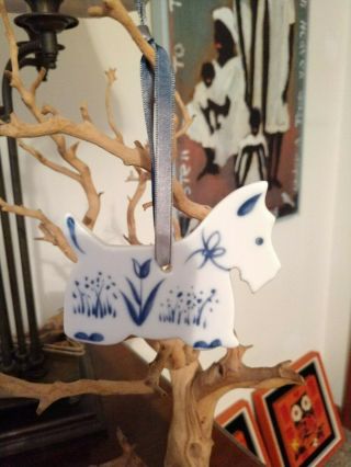 VTG Russ Berrie Porcelain Delft Blue White Terrier Dog Floral Ornament Ribbon 2