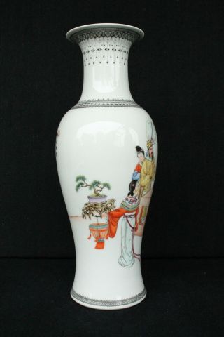 Great late Republic Chinese famille rose vase with figures 2
