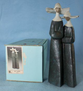 Lladro 2075 " Nuns With Rosary " In Gres Finish W Box