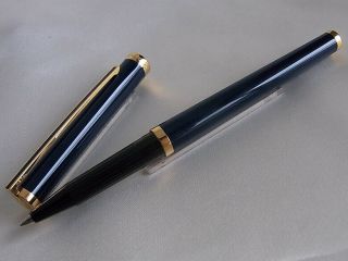 S.  T.  Dupont Classique Rollerball Pen Navy Blue Gt Vermeil Silver 925 Trim