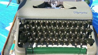 Vintage Olympia Werke Ag.  Wilhelmshaven 4 Row Typewriter (green) W/ Travel Case