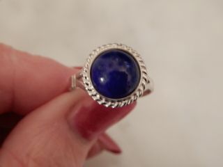 A 9 Ct White Gold Large Lapis Lazuli Ring