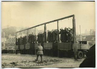 Wwii Press Photo: Public Execution Of German Military Criminals,  Kiev 2.  2.  1946