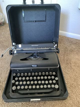 Old Vintage Royal Quiet Deluxe Portable Typewriter W/case Touch Control 1940s