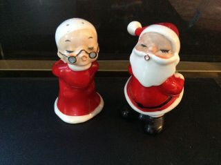 Vtg Kissing Mr And Mrs Santa Claus Christmas Salt & Pepper Shakers Japan Inarco