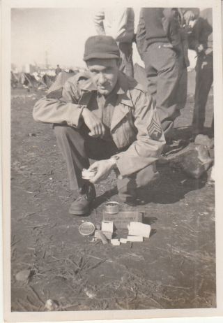 Wwii Snapshot Photo Us Army Sergeant W/ C K Rations At Casablanca 31