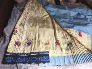 ANTIQUE LATE 19TH/ EARLY 20TH QING CHINESE EMBROIDERED SILK SKIRT 2