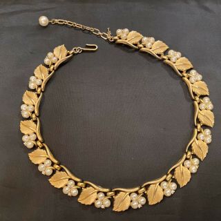 Vintage Crown Trifari Gold Tone Faux Pearl Rhinestone Leaf Necklace 2