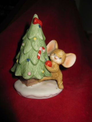 Porcelain Holiday Mouse With Christmas Tree Homco 8905