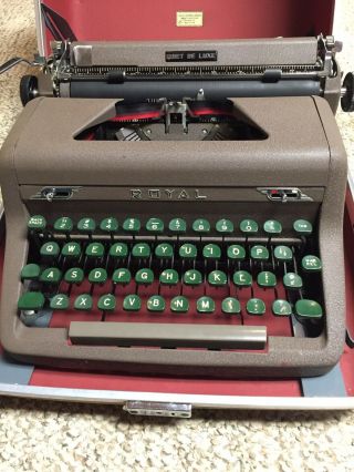 Vintage Royal Quiet De Luxe Gray Green Keys Portable Typewriter With Case
