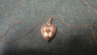 Vintage 14 Kt Yellow Gold Heart Pendant With Diamond Chip & 18 " Chain 2 Grams