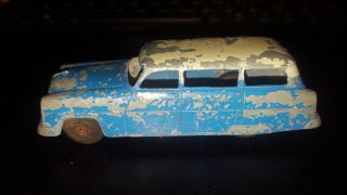 TOOTSIETOY CHICAGO COUNTRY SEDAN STATION WAGON BLUE WITH WHITE ROOF VINTAGE TOY 2