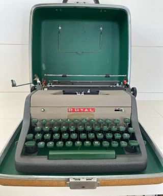 Vintage Royal Aristocrat Portable Typewriter W/ Hard Carry Case