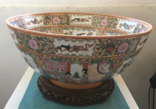 Large Guilded Antique Chinese Rose Medallion Punch Bowl 21st Century 1920 - 50