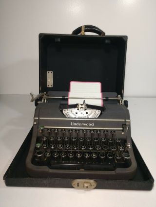 Vintage Underwood Universal Portable Typewriter 1940s With Case -