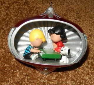 Hallmark 2010 Peanuts Gang Schroeder And Lucy Musical Christmas Ornament