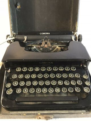 L.  C.  Smith & Corona Standard Flat Top Portable Typewriter
