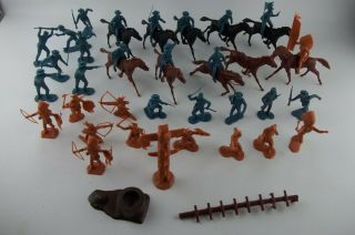 Vtg 1960s Marx Fort Apache Playset 10 Horses,  Soldier Riders,  Indians