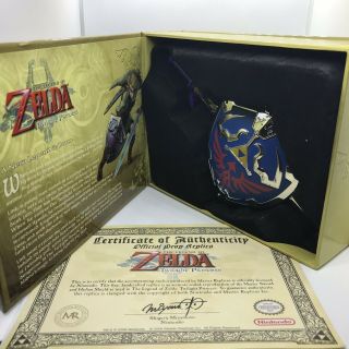 The Legend Of Zelda Twilight Princess 1/6th Scale Master Sword Hylian Shield