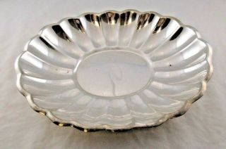 Reed & Barton Tray Silverplate Scalloped 10.  5 Inch Holiday 113 Party Entertain