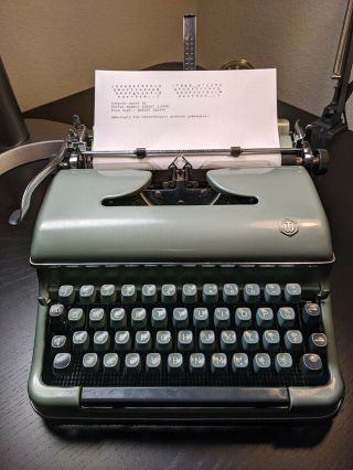 Torpedo 18b Typewriter (1956) - Please Read Detailed Product Description