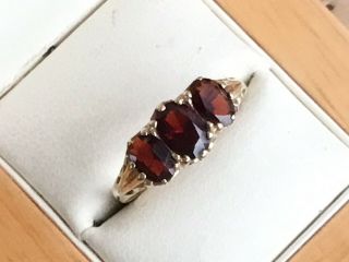 A Vintage 9ct Gold And 3 - Stone Garnet Ring,  1987 - Size Q