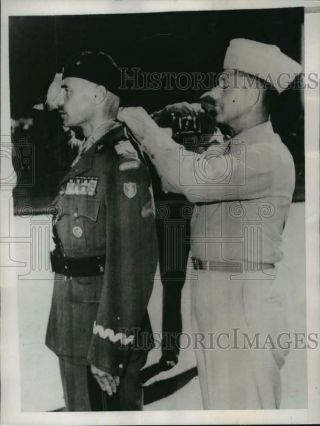 1944 Press Photo Italy,  Lt.  Gen.  Wladyslaw Anders Receives Legion Of Merit