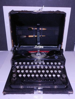 1930s Naumann Erika German Quetrz No.  5 Typewriter Dresden Nr
