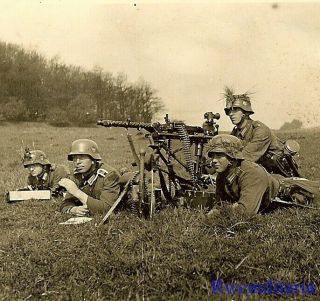 Deadly Wehrmacht Crew W/ Foliage On Stahlhelms W/ Mg - 34 Machine Gun