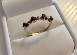 Lovely Ladies Vintage 9 Carat Gold Garnet and Diamond Ring - Size P 2