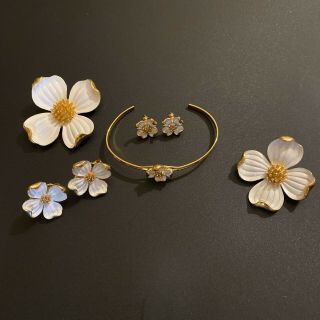 Vintage Crown Trifari Gold Tone White Dogwood Brooches Earrings & Cuff Bracelet