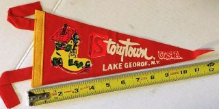 (1) Vintage Storytown U.  S.  A.  Lake George,  N.  Y.  Pennant,  12 " Long {cs92}