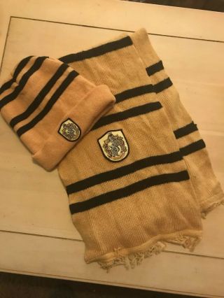 Harry Potter Hufflepuff Hat And Scarf Set