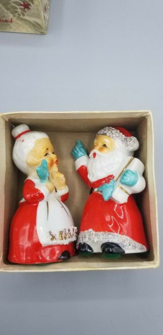 Vintage Standing Mr.  Mrs.  Santa Claus Salt and Pepper Shakers Ceramic Christmas 2