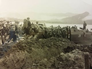 WW2 Photo Battle Of Guinea US Army Troops Board Landing Craft 1943 2