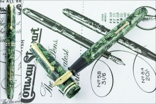 Conway Stewart 24 - Green Hatched - Vintage Fountain Pen