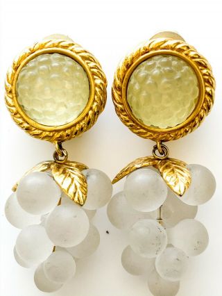 Vintage Ivana Trump Clear And Gold Tone Cluster Of Grapes Clip Dangle Earrings