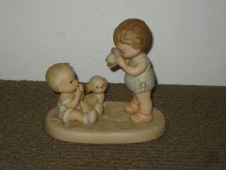 Enesco Memories Of Yesterday Hold It You 