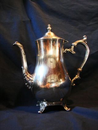Vintage Wm Rogers 800 Silver Plated Claw Foot 9 Cup Coffee Pot