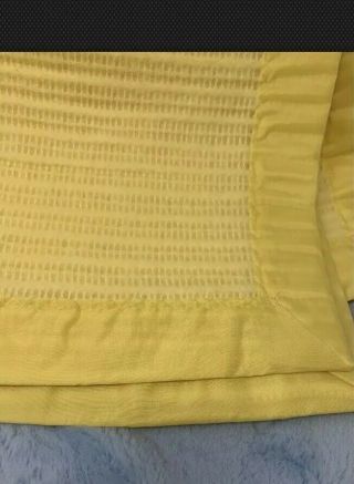 Vintage Carters yellow woven Thermal Acrylic Baby Blanket Nylon satin edge 2